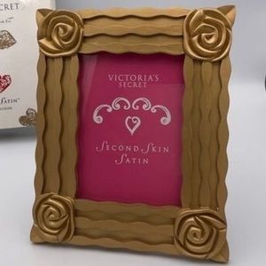 Meet your Posher VINTAGE VICTORIA’s SECRET